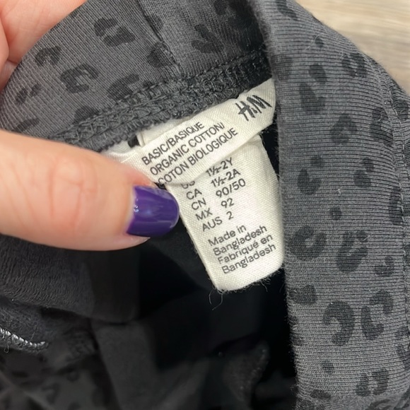 🦄5/25 h&M leopard leggings - Picture 3 of 4